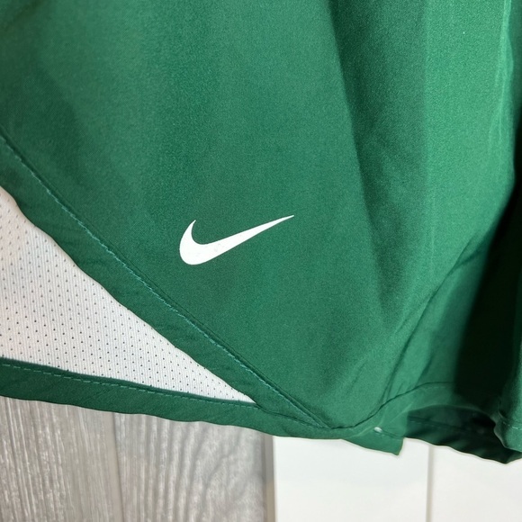 D11.43 Nike Running Shorts Medium - Picture 2 of 5